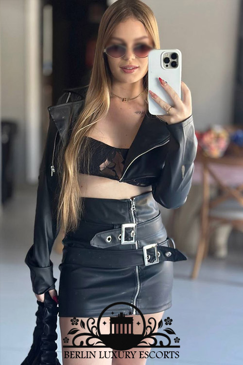 Girlfriend Experience Call Girl in Berlin