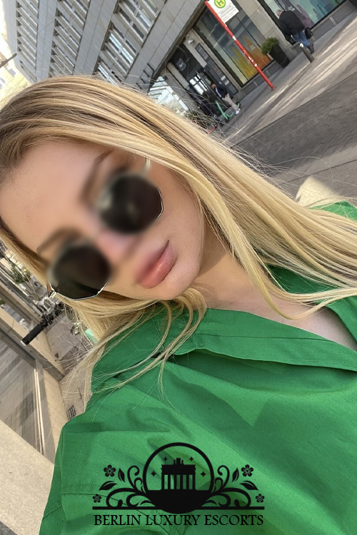 Pornstar Experience Escort Girl in Berlin