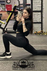 COB Escort Girl In Berlin