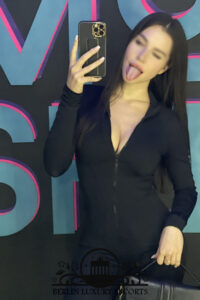 COB Escort Girl In Berlin