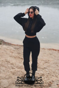 COB Escort Girl In Berlin